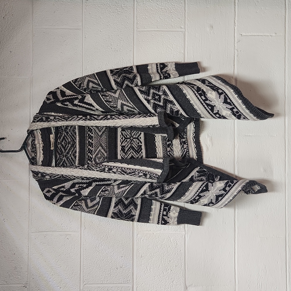 Old Navy Aztec-print Gray Blanket Sweater